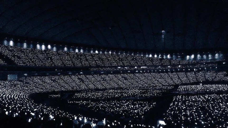 K-pop Lightstick Guide: History, Fandom Colors & Concert Technology